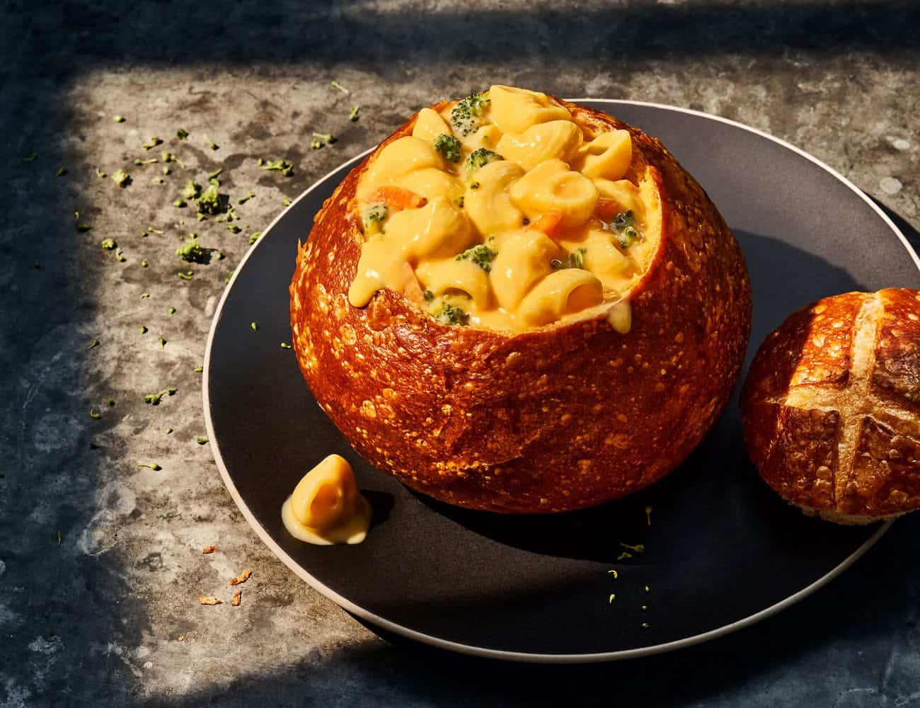 Panera-Broccoli-Cheddar-Mac-n-Cheese-in-bread-bowl